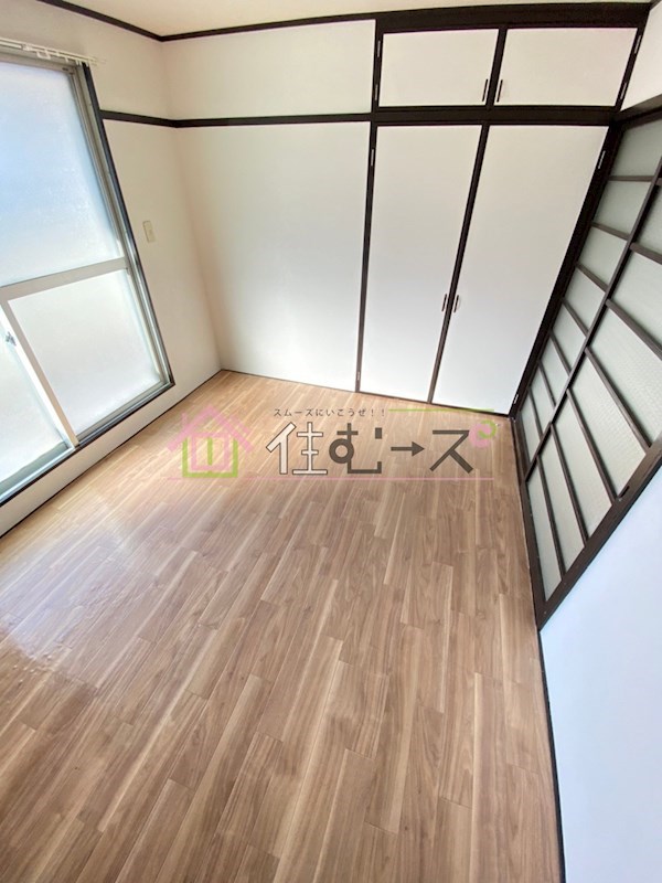 ロイヤル下寺 リビング