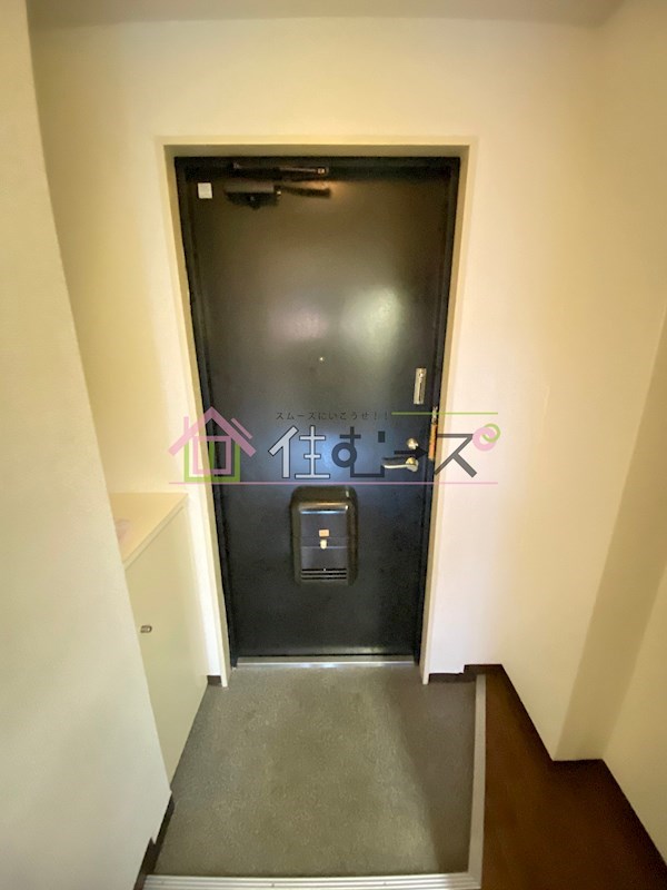 ロイヤル巽 玄関