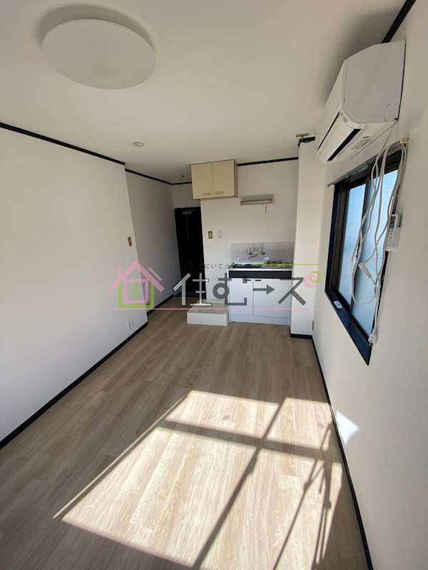 OLA COURT西田辺 リビング