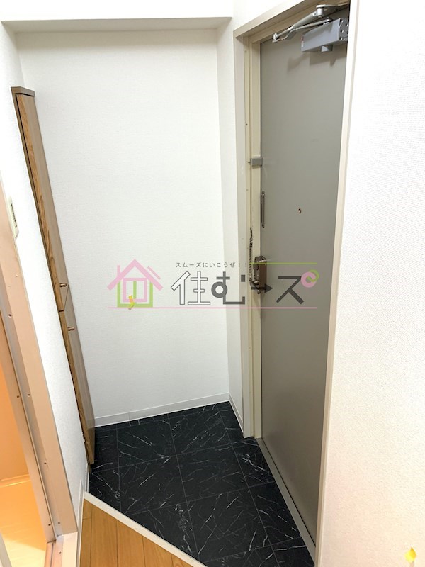 ジオナ新大阪 玄関