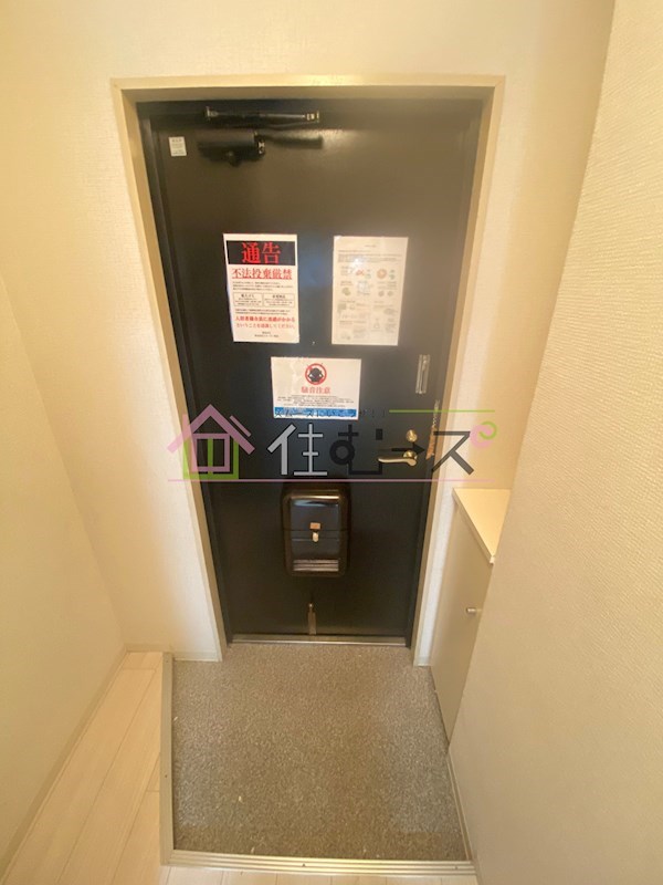 ロイヤル巽 玄関