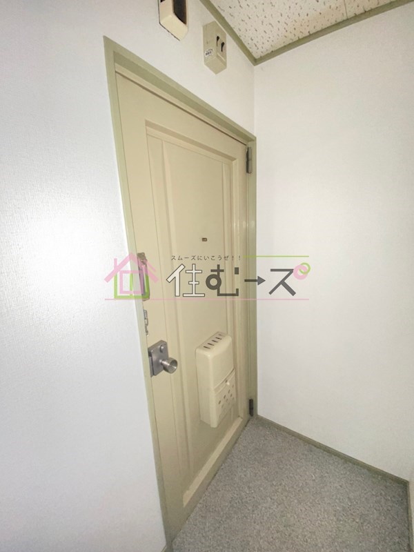 ソシオコート難波 玄関