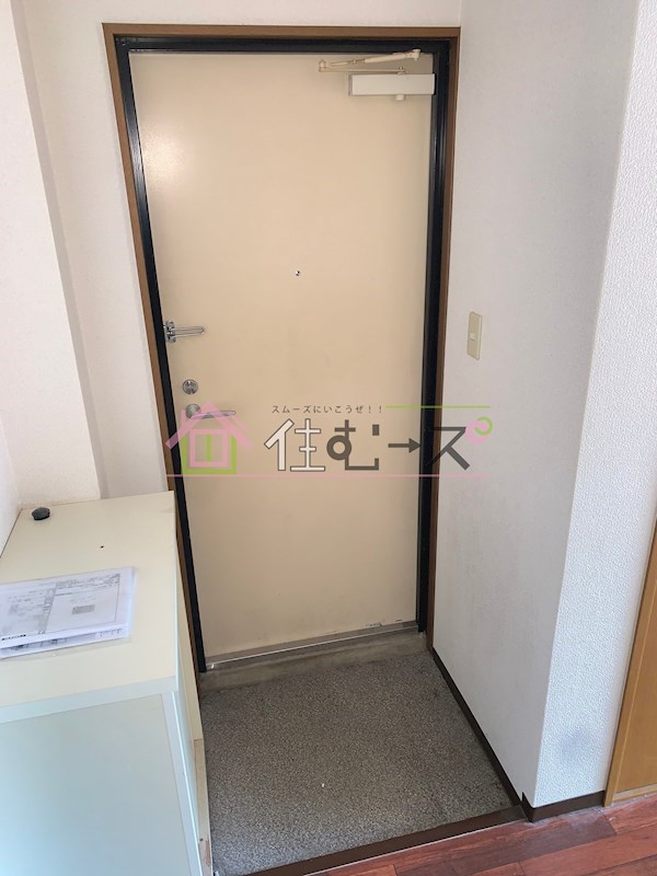 ルーミングイン千舟 玄関