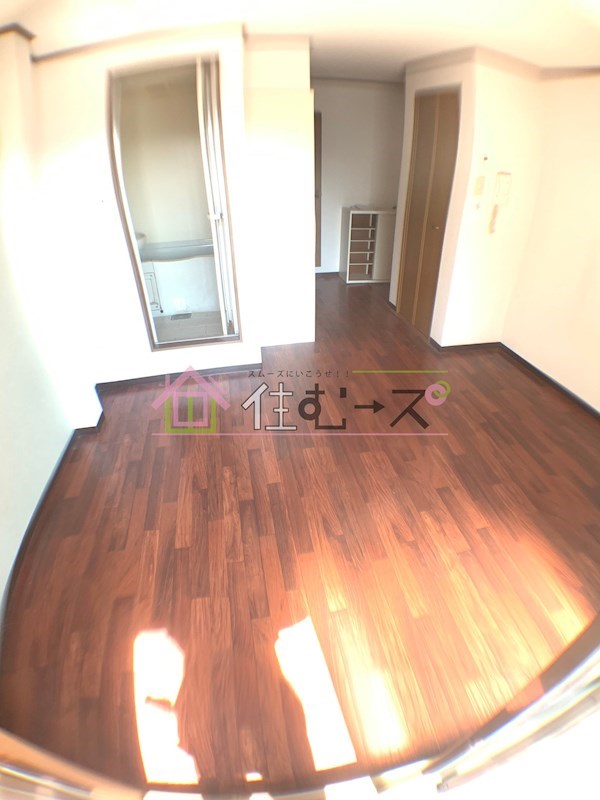 ルーミングイン千舟 リビング