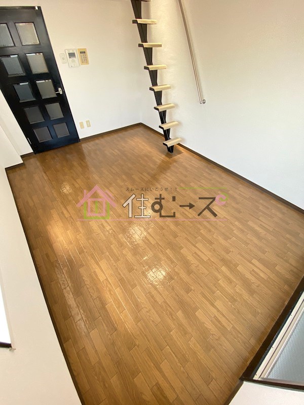 アベニュー中加賀屋 リビング