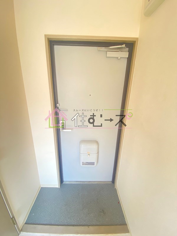 グラヴィール鶴和 玄関