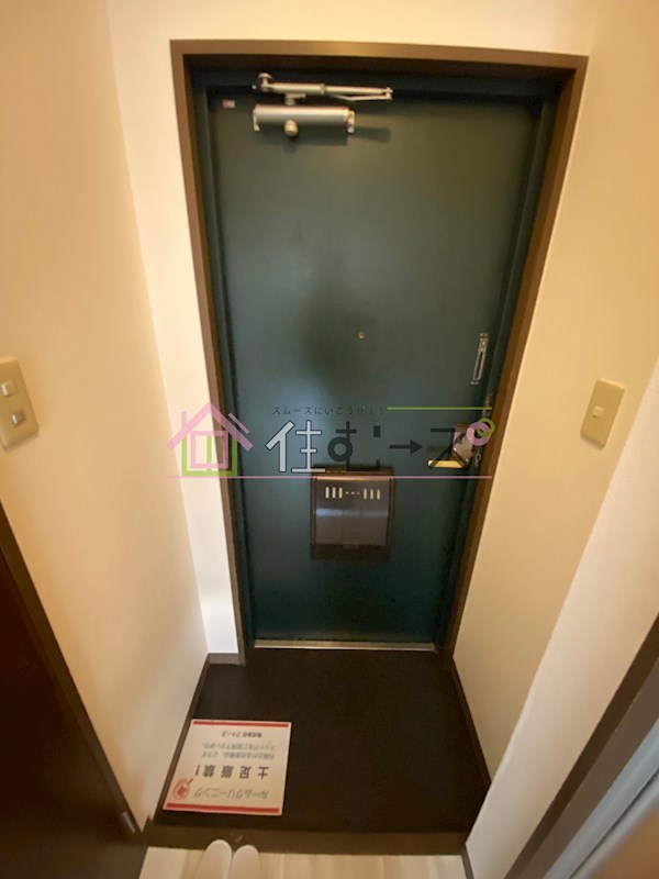 ベルエトワールK 玄関