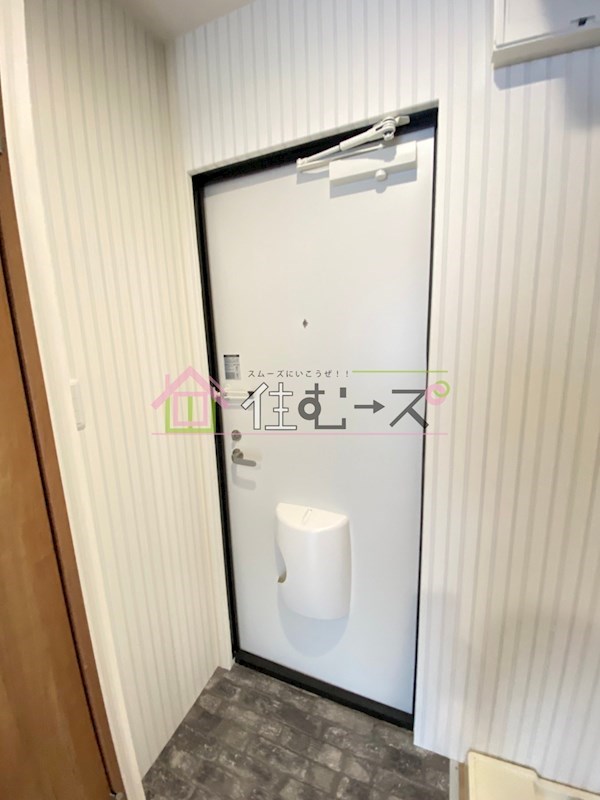 メゾンクレール春日出中 玄関