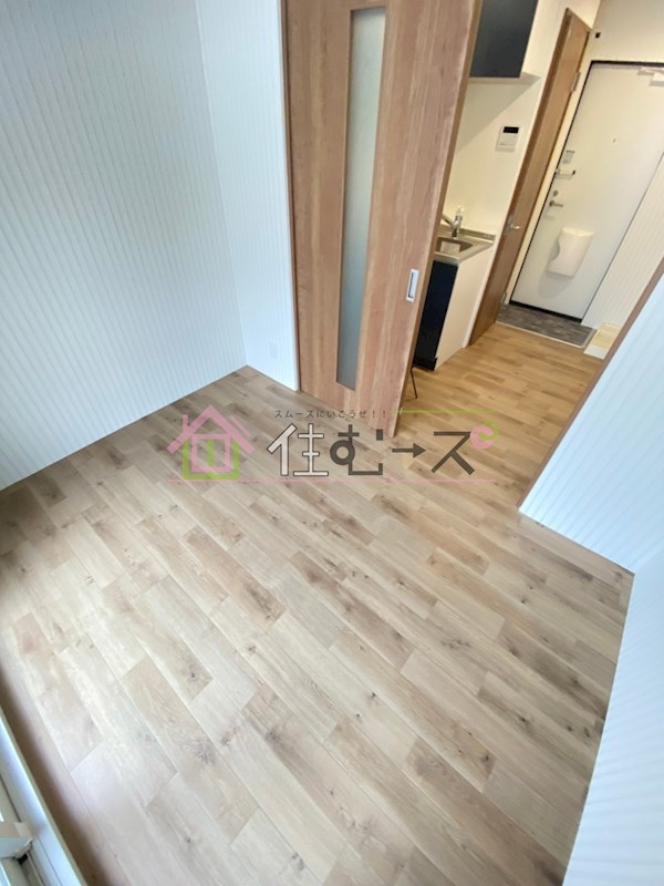 メゾンクレール春日出中 リビング