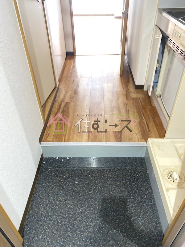 ライズ芦原橋 玄関