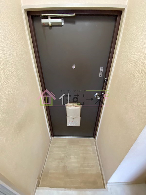 コレクション関目弐番館 玄関