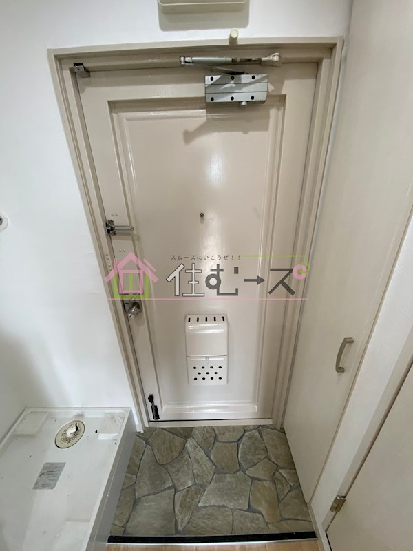 難波ビル 玄関