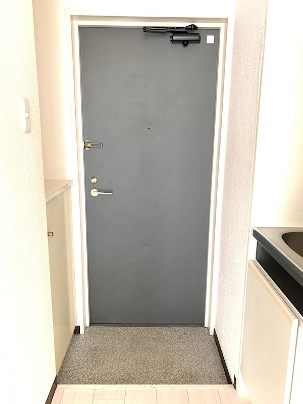 メゾネット北野 玄関