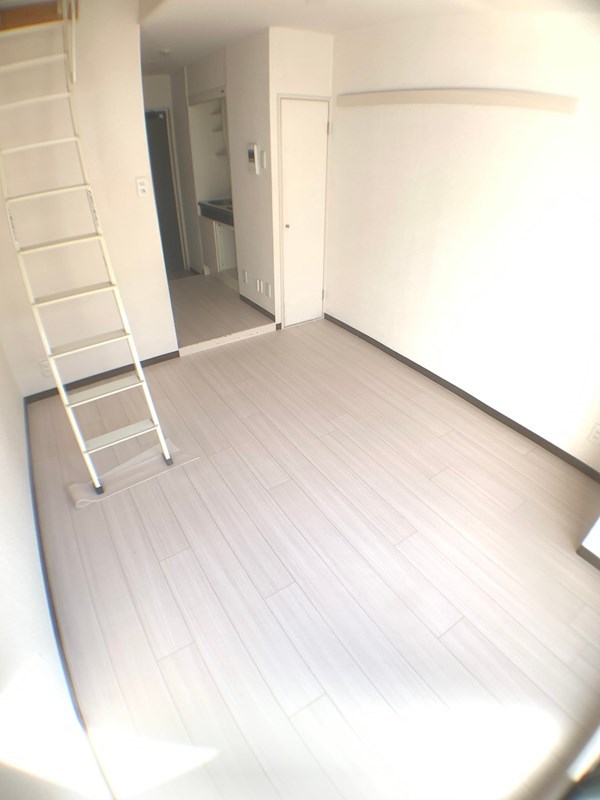 メゾネット北野 リビング