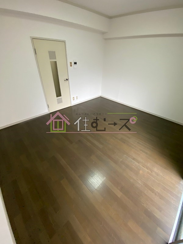 丸栄マンション九条 リビング