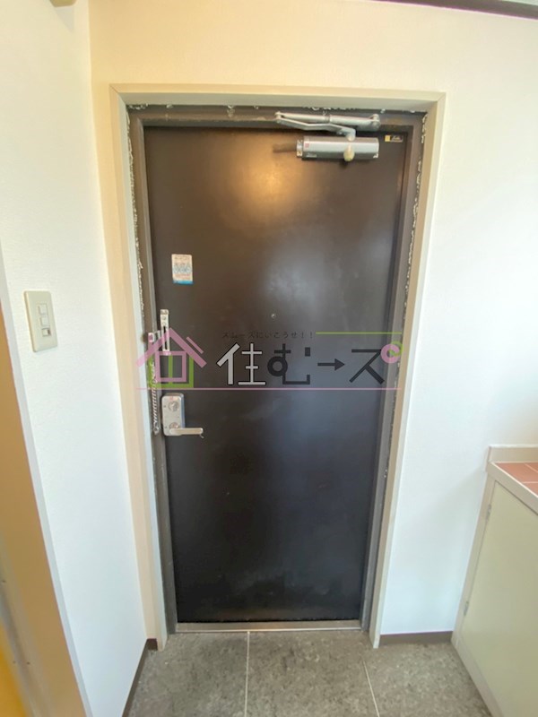 ハイツ五條 玄関