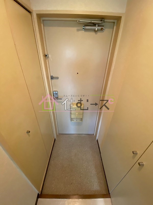 カセッティ新町 玄関