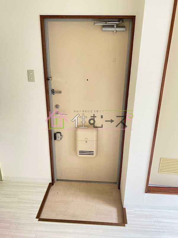 グレース九条  玄関