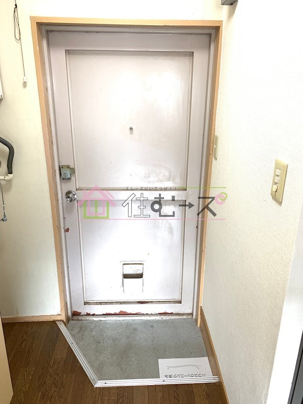 マンションイレブン 玄関