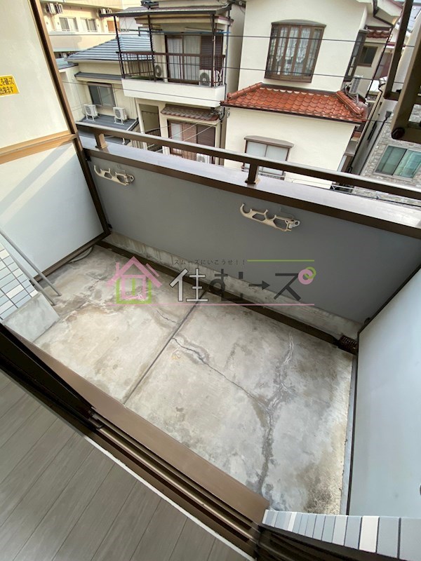 ロイヤルメゾン上新庄 ベランダ