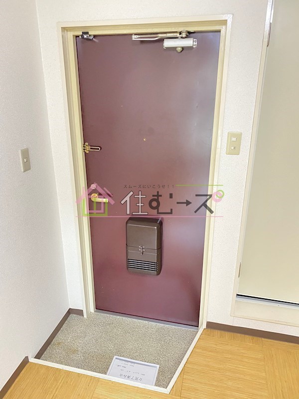 アパートメント大阪谷町 玄関