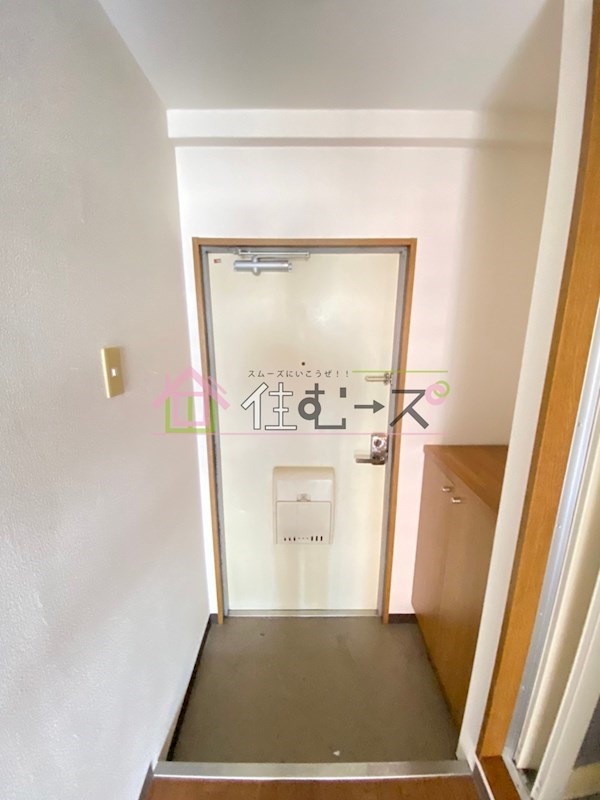 レスポワール難波南 玄関