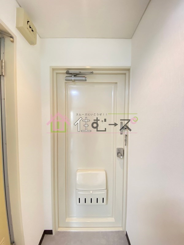 ひかりハイツ 玄関