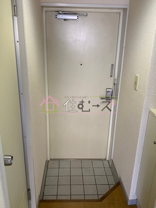 パインハイツ 玄関