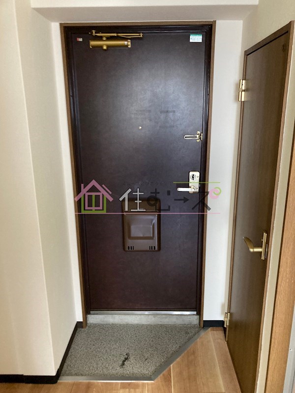 グローハイツ松崎町 玄関