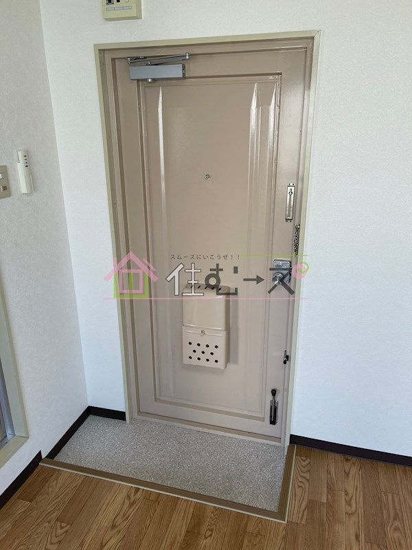 ユニ長吉ビル 玄関