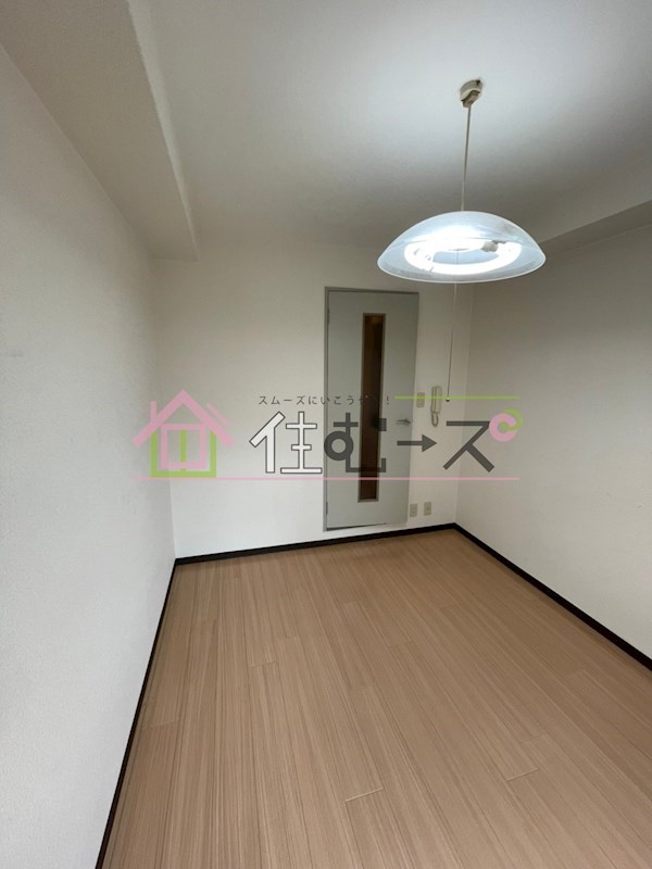 ジョイフル新大阪 リビング