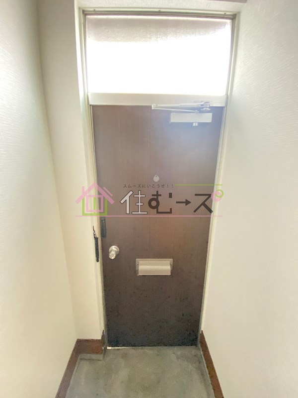 種谷ビル 玄関