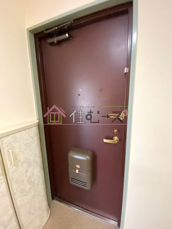 シャルマン清水 玄関