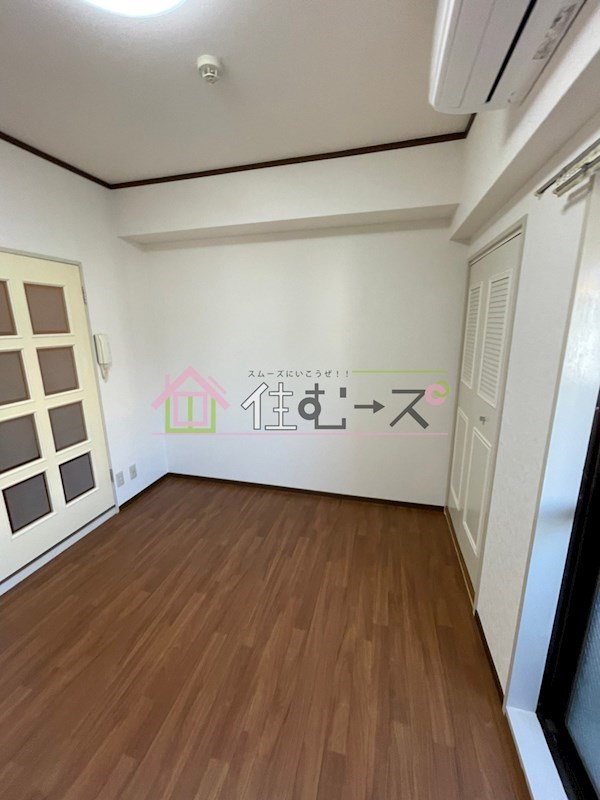 ノルデンハイム上新庄Ⅱ リビング