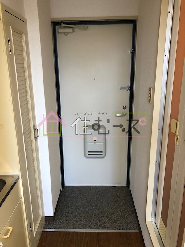 アンビション三和 玄関