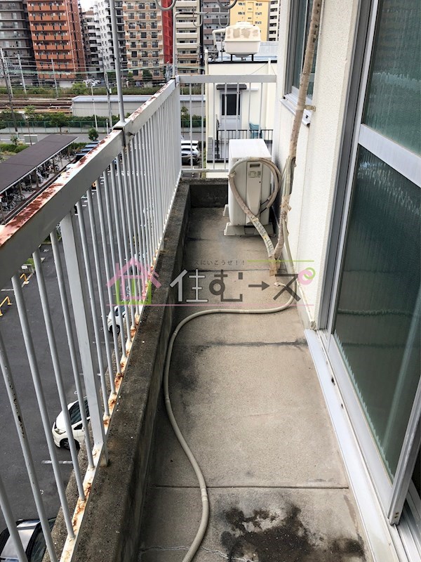 新大阪東ビル ベランダ