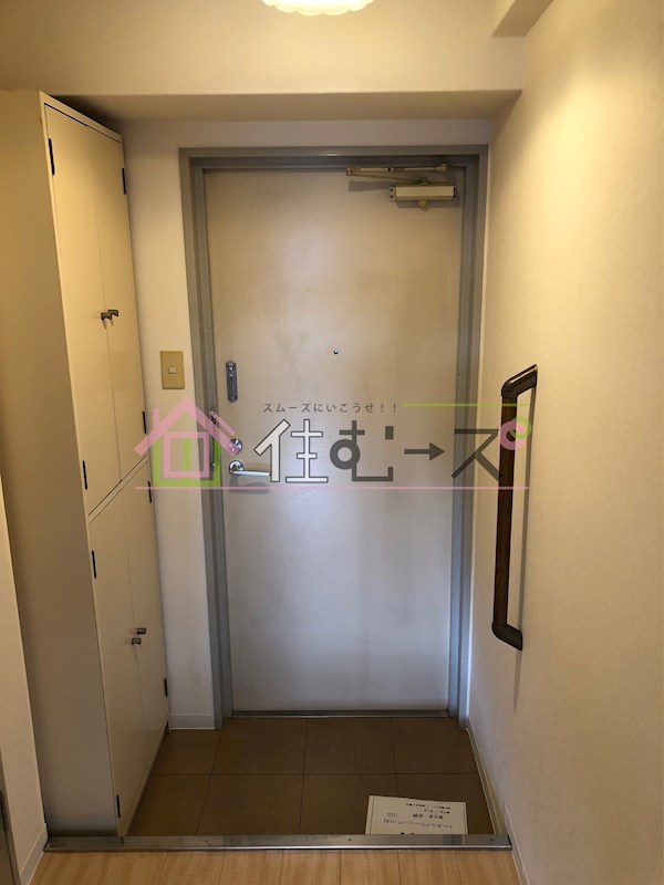 ロイヤルメゾン上新庄 玄関