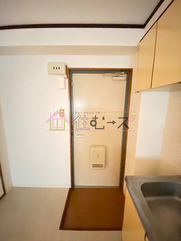 レジデンス　ユニ 玄関