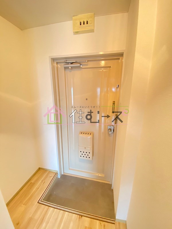 カツタビルディング5号館 玄関