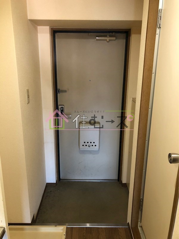 エスリード新大阪 玄関