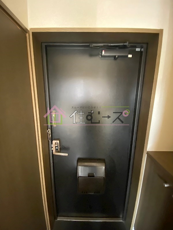 リーガル京橋 玄関