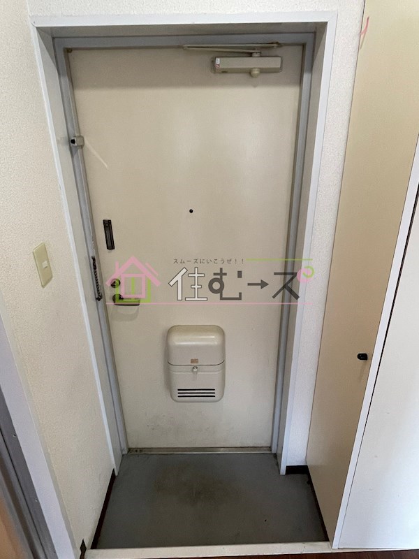 京和マンション 玄関