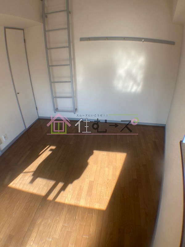 メゾンマルヨネ九条 リビング