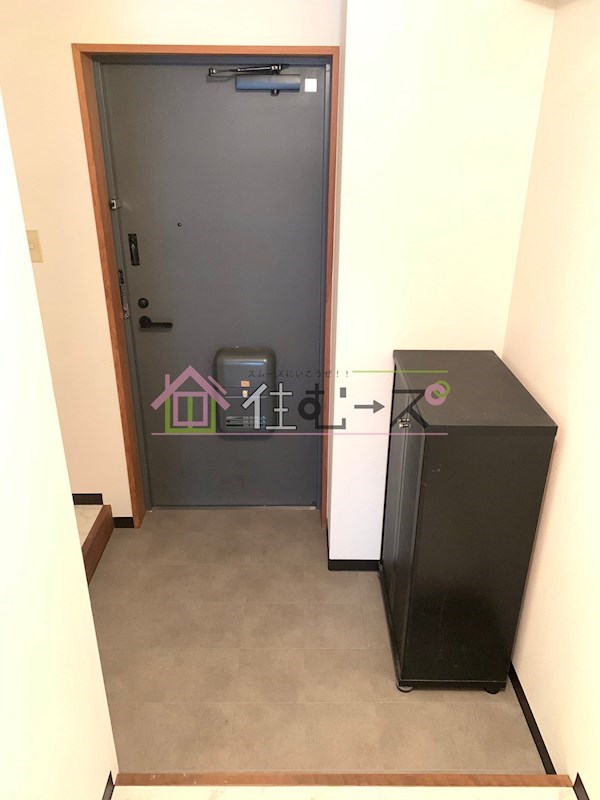 R-CUBE新大阪 玄関