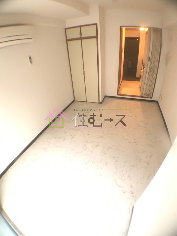 R-CUBE新大阪 リビング