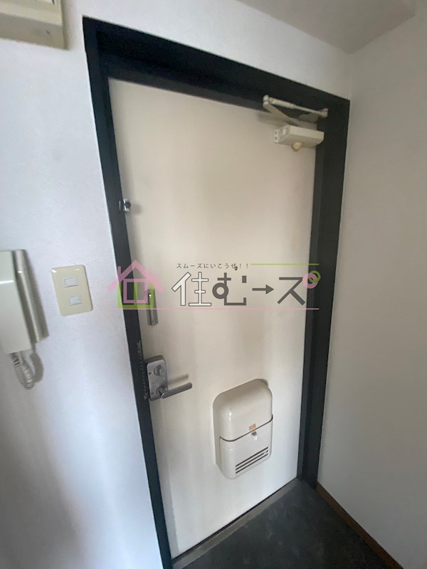 サンライズ中宮 玄関