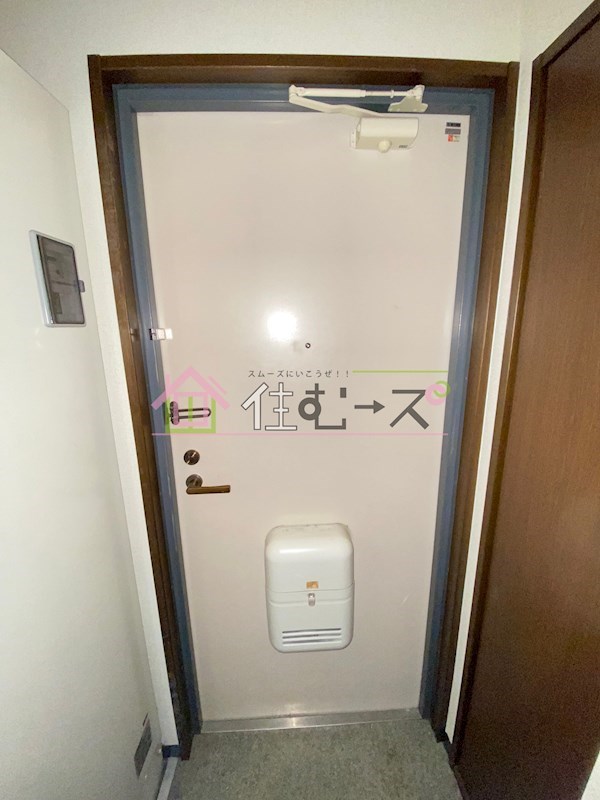 グランヴィ天王寺 玄関