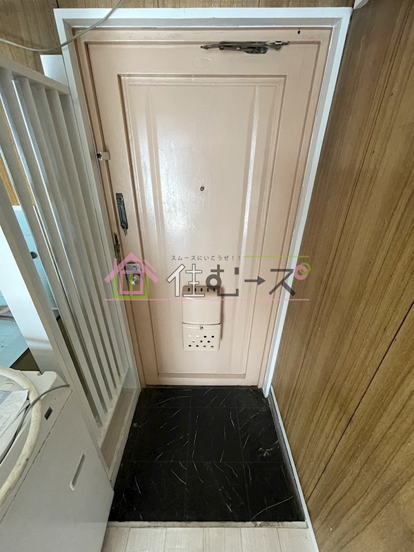 アロンティール岸里東 玄関