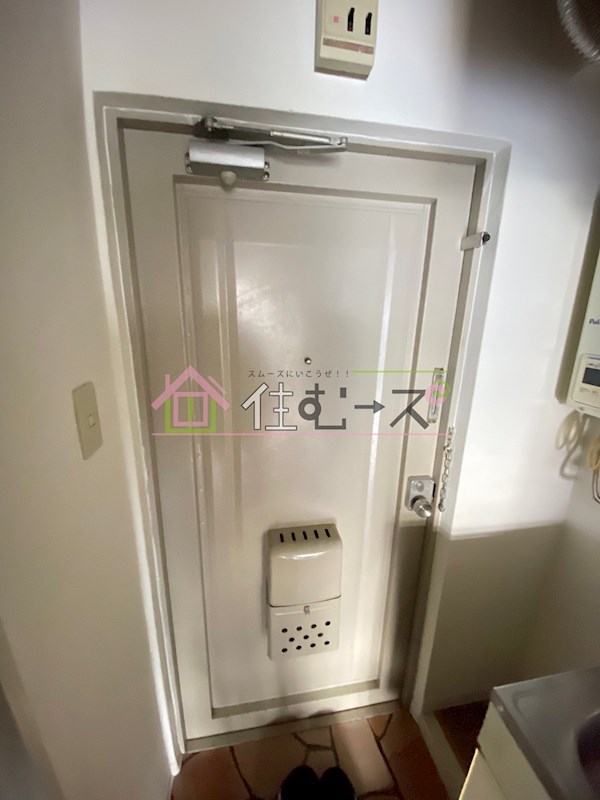 メゾン城東 玄関