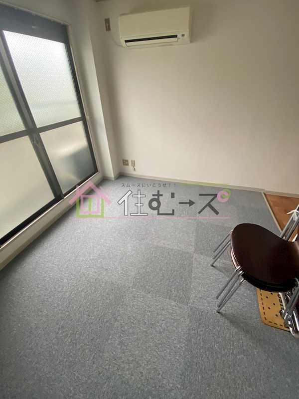 ロイヤル遠里小野 ベッドルーム